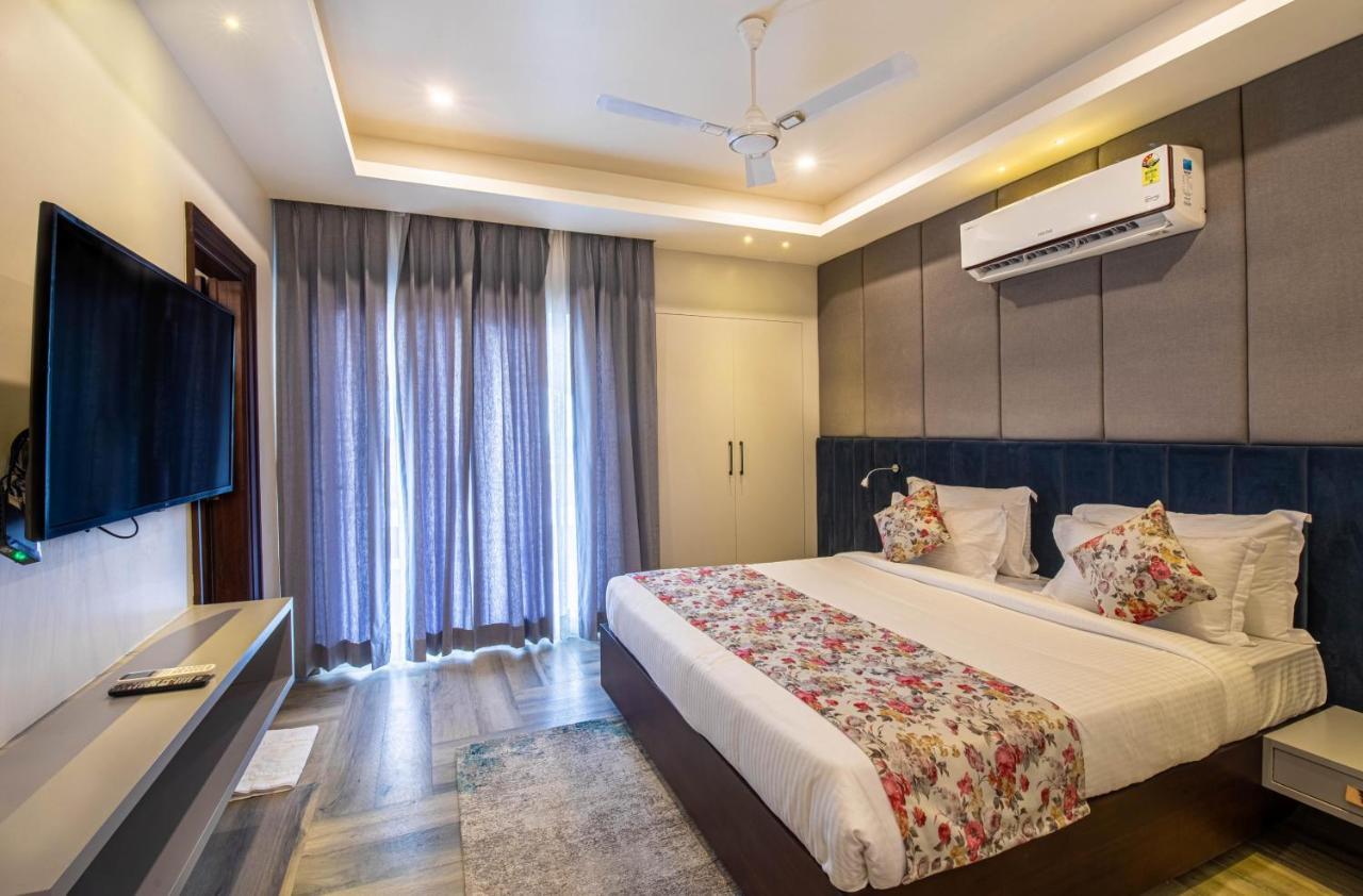 Hotel Js Souvenir Dehradun Esterno foto
